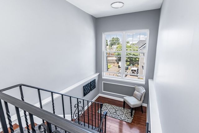 31 Symonds St 18, Salem, MA 01970