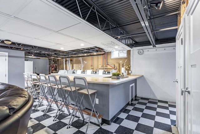 31 Symonds St 18, Salem, MA 01970