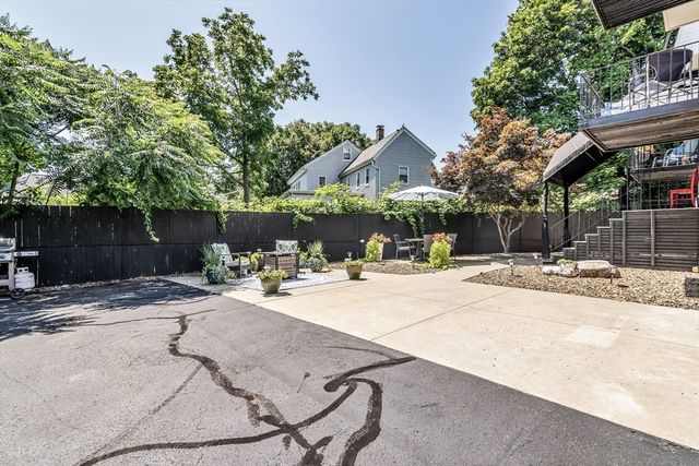 31 Symonds St 18, Salem, MA 01970