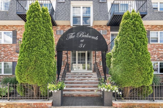 31 Symonds St 18, Salem, MA 01970