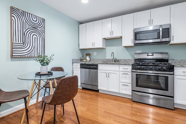 31 Symonds St 18, Salem, MA 01970