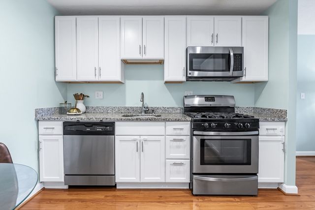 31 Symonds St 18, Salem, MA 01970