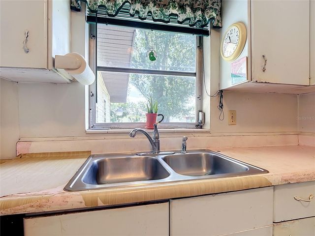 220 PINEHURST DR, Auburndale, FL 33823