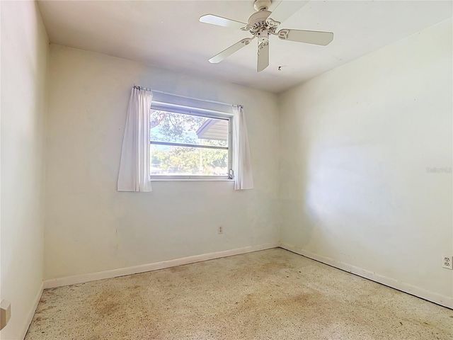 220 PINEHURST DR, Auburndale, FL 33823