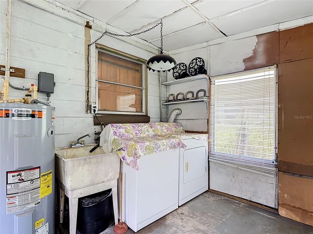 220 PINEHURST DR, Auburndale, FL 33823