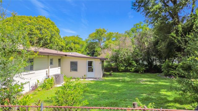 220 PINEHURST DR, Auburndale, FL 33823