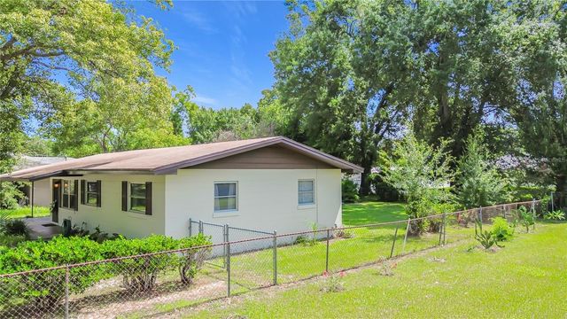 220 PINEHURST DR, Auburndale, FL 33823