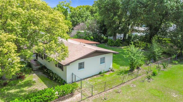 220 PINEHURST DR, Auburndale, FL 33823