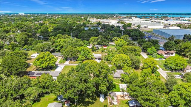 220 PINEHURST DR, Auburndale, FL 33823