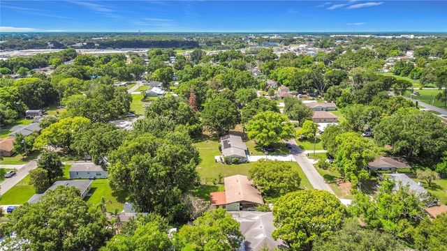 220 PINEHURST DR, Auburndale, FL 33823