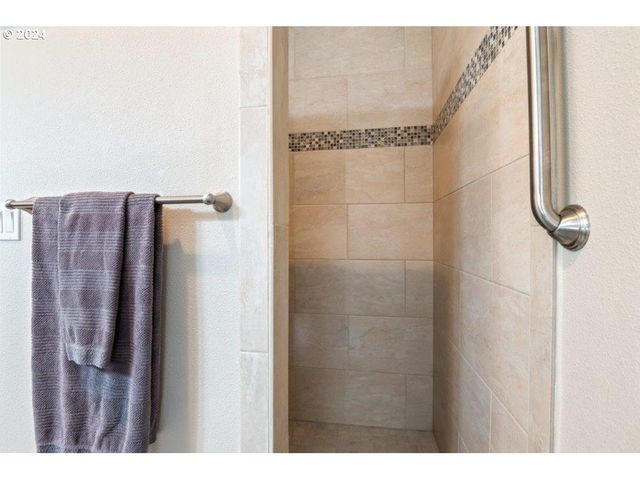 146 ZEPHYR Dr, Silver Lake, WA 98645