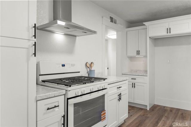 500 Jefferson Street, Bakersfield, CA 93305