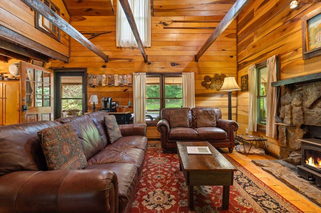 27 Bussell Ln, Gordonsville, TN 38563