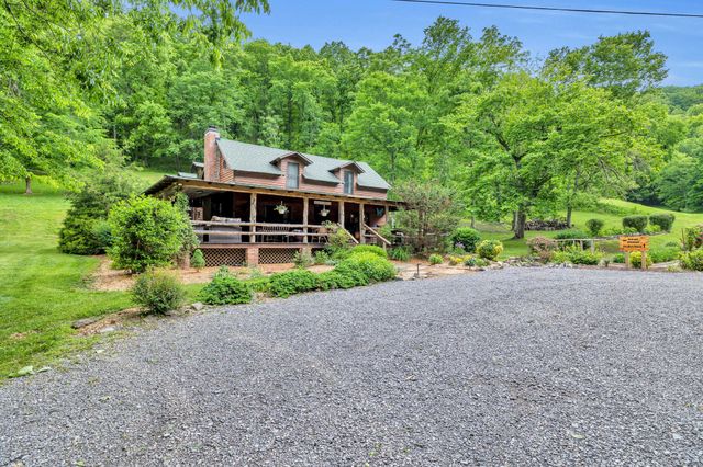 27 Bussell Ln, Gordonsville, TN 38563
