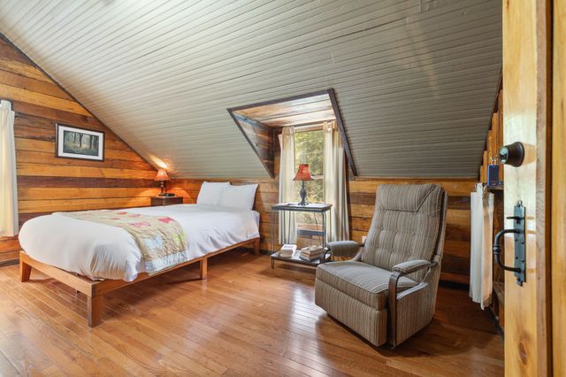 27 Bussell Ln, Gordonsville, TN 38563