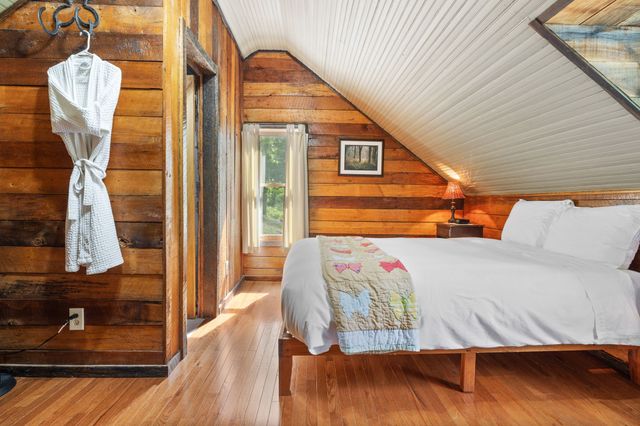 27 Bussell Ln, Gordonsville, TN 38563