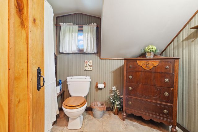 27 Bussell Ln, Gordonsville, TN 38563