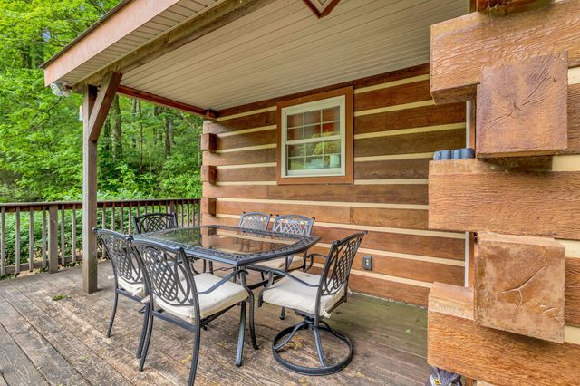 27 Bussell Ln, Gordonsville, TN 38563
