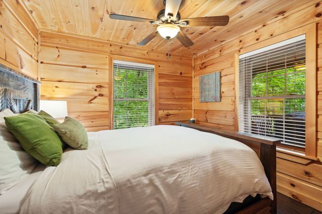 27 Bussell Ln, Gordonsville, TN 38563