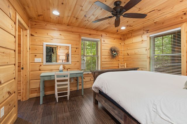 27 Bussell Ln, Gordonsville, TN 38563