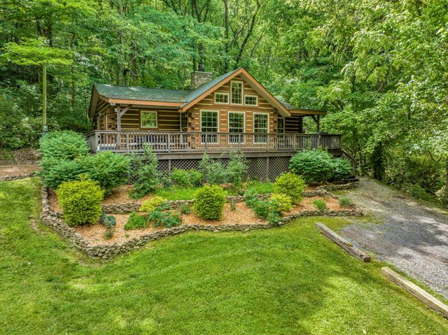 27 Bussell Ln, Gordonsville, TN 38563