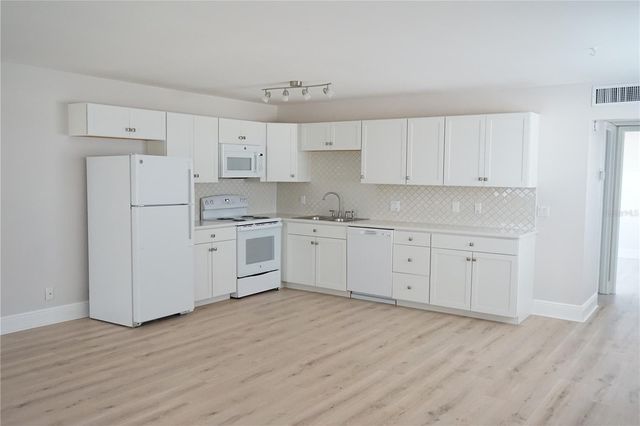 1802 BEDFORD TERRACE 183, Sun City Center, FL 33573