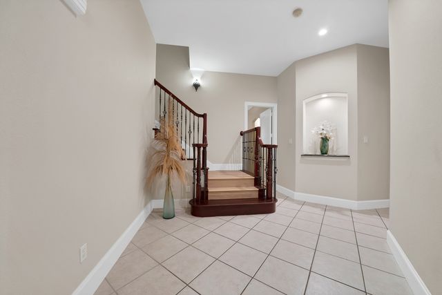 6204 Toscana Circle, Fort Worth, TX 76140