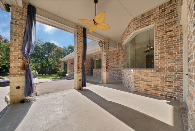 6204 Toscana Circle, Fort Worth, TX 76140