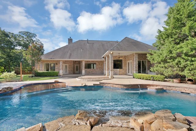 6204 Toscana Circle, Fort Worth, TX 76140