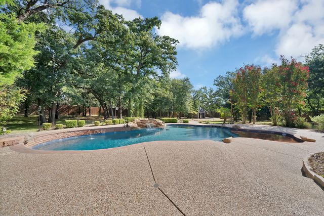 6204 Toscana Circle, Fort Worth, TX 76140