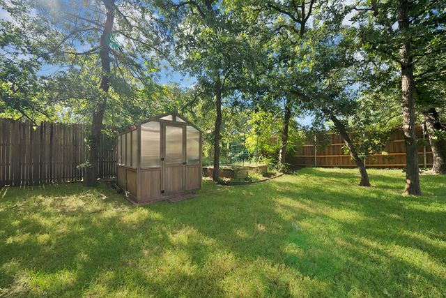 6204 Toscana Circle, Fort Worth, TX 76140