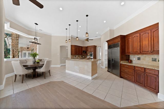 6204 Toscana Circle, Fort Worth, TX 76140