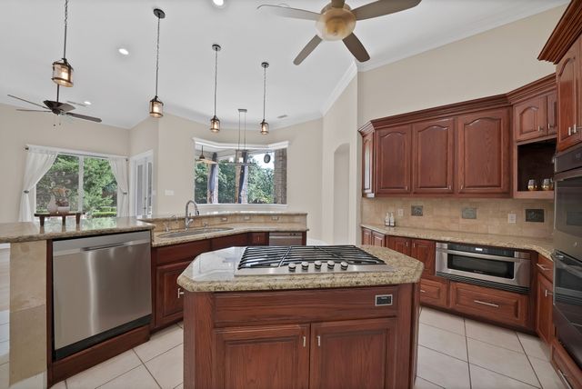 6204 Toscana Circle, Fort Worth, TX 76140