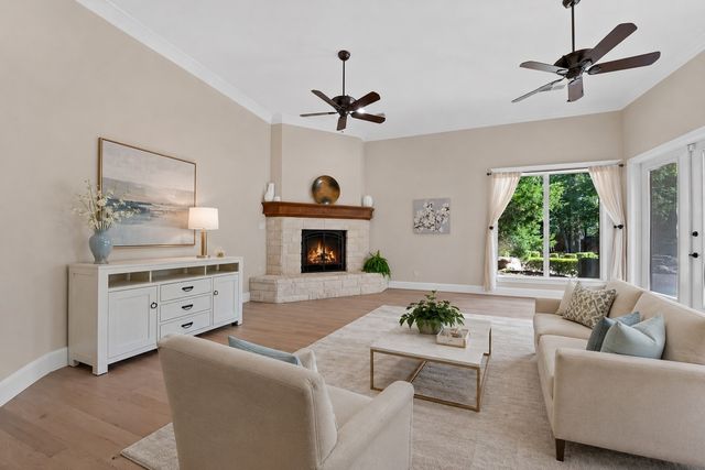 6204 Toscana Circle, Fort Worth, TX 76140