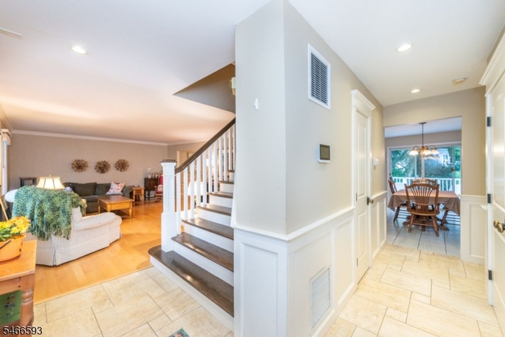 86 Point View Pkwy, Wayne Twp., NJ 07470 — photo 3