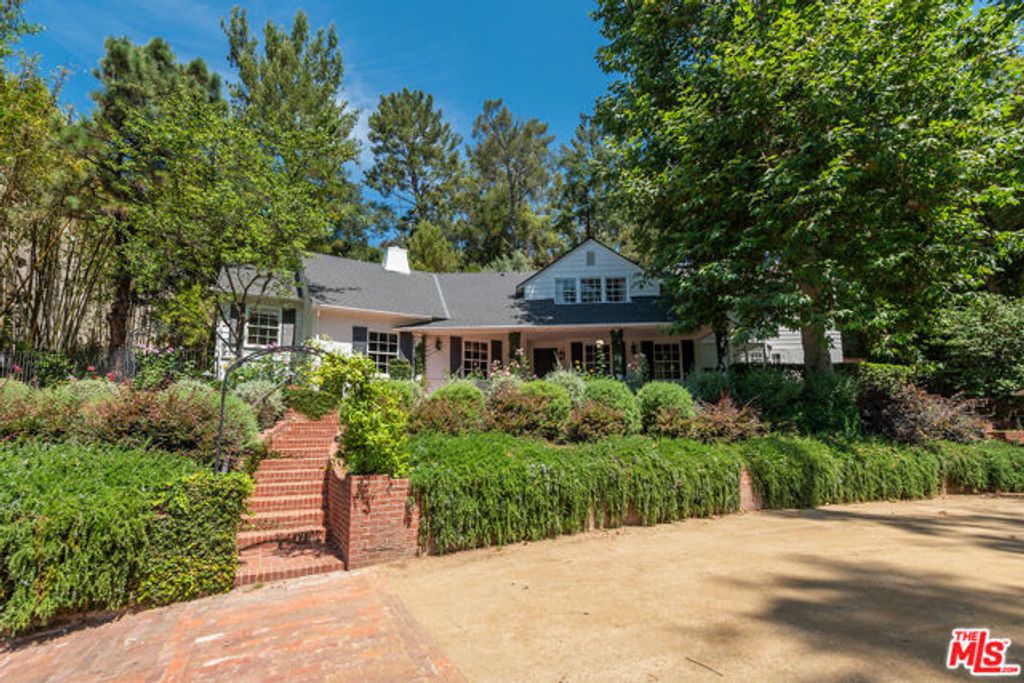 9305 Hazen Drive, Beverly Hills, CA 90210