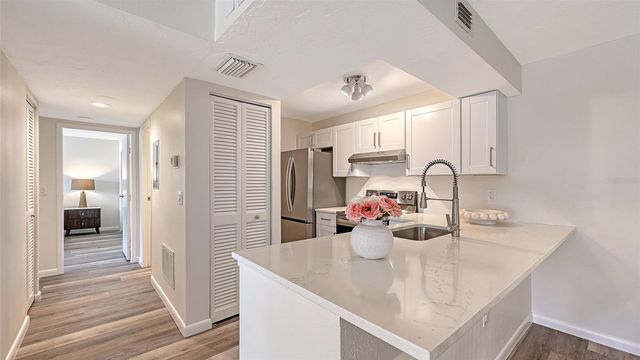 3229 BENEVA ROAD 101, Sarasota, FL 34232