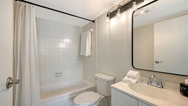 3229 BENEVA ROAD 101, Sarasota, FL 34232