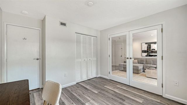 3229 BENEVA ROAD 101, Sarasota, FL 34232