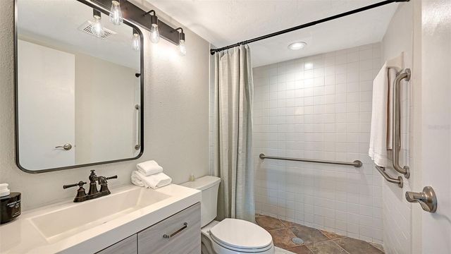 3229 BENEVA ROAD 101, Sarasota, FL 34232