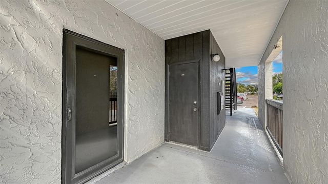 3229 BENEVA ROAD 101, Sarasota, FL 34232