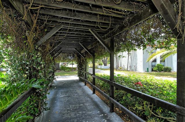 3229 BENEVA ROAD 101, Sarasota, FL 34232