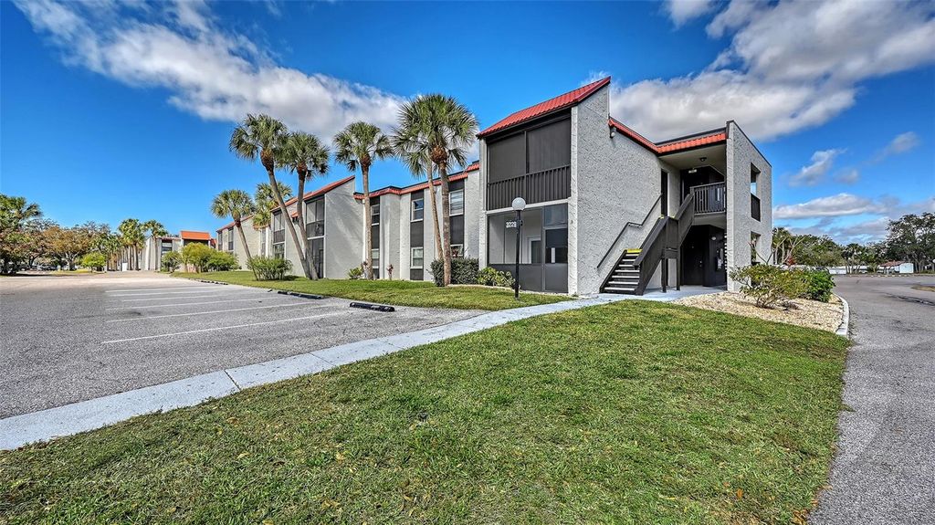 3229 BENEVA ROAD 101, Sarasota, FL 34232