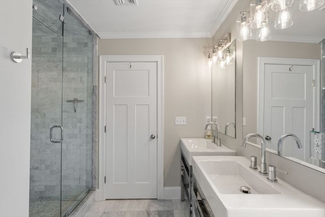 126 Walnut St 126, Wellesley, MA 02481