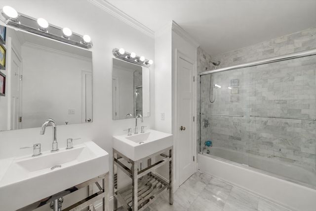 126 Walnut St 126, Wellesley, MA 02481