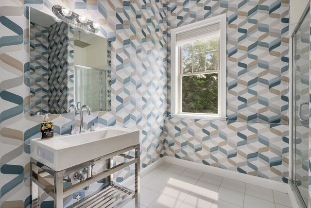 126 Walnut St 126, Wellesley, MA 02481