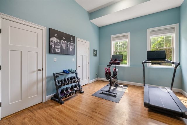 126 Walnut St 126, Wellesley, MA 02481