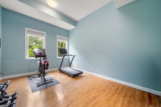 126 Walnut St 126, Wellesley, MA 02481