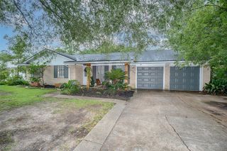 1100 Kipp Avenue, Kemah, TX 77565