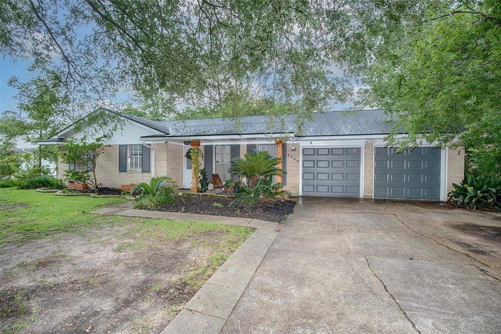 1100 Kipp Avenue, Kemah, TX 77565